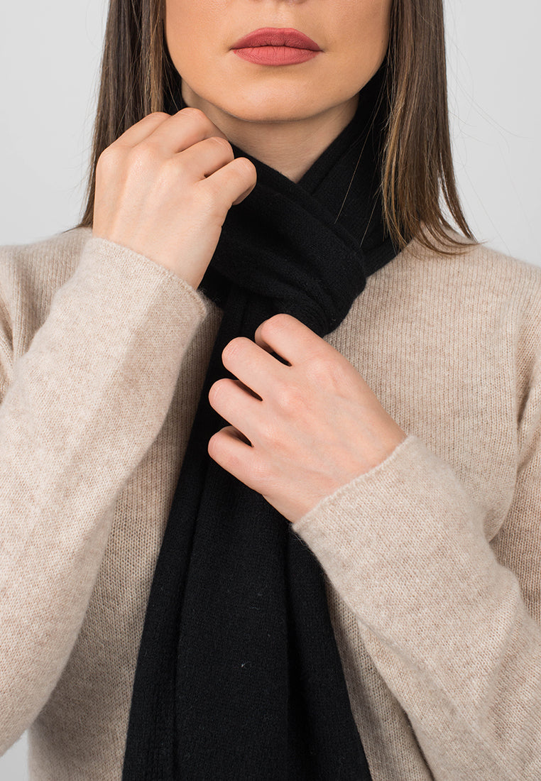 Women's 100% cashmere skinny scarf, colour Black, view 4 | Dalle Piane Cashmere