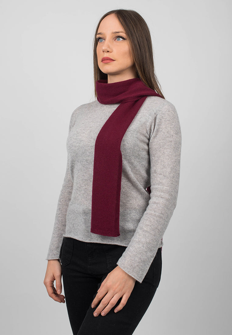 Women's 100% cashmere skinny scarf, colour Bordeaux, view 2 | Dalle Piane Cashmere