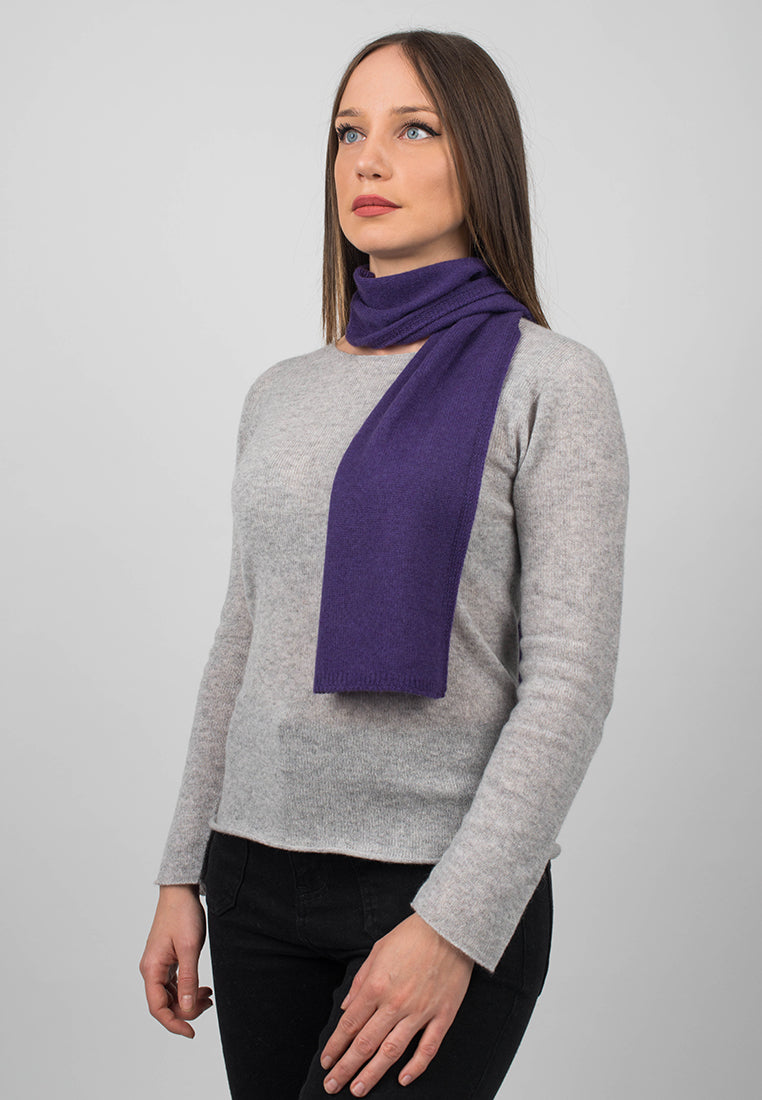 Women's 100% cashmere skinny scarf, colour Purple, view 2 | Dalle Piane Cashmere