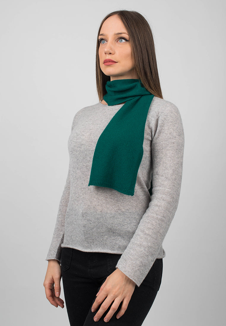 Women's 100% cashmere skinny scarf, colour Green, view 2 | Dalle Piane Cashmere