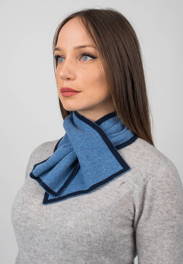 Women's reversible 100% cashmere neck warmer, colour Blue, view 4 | Dalle Piane Cashmere