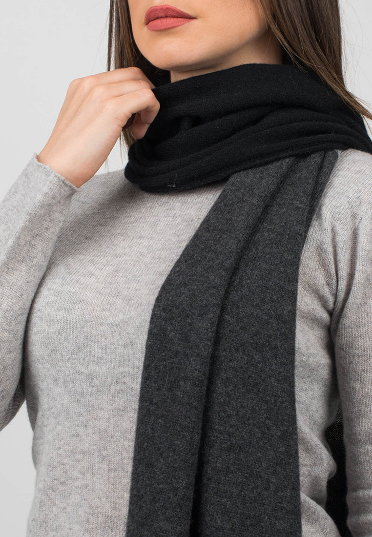 Women's three-colour 100% cashmere scarf, colour Black-Grey-Anthracite, view 3 | Dalle Piane Cashmere