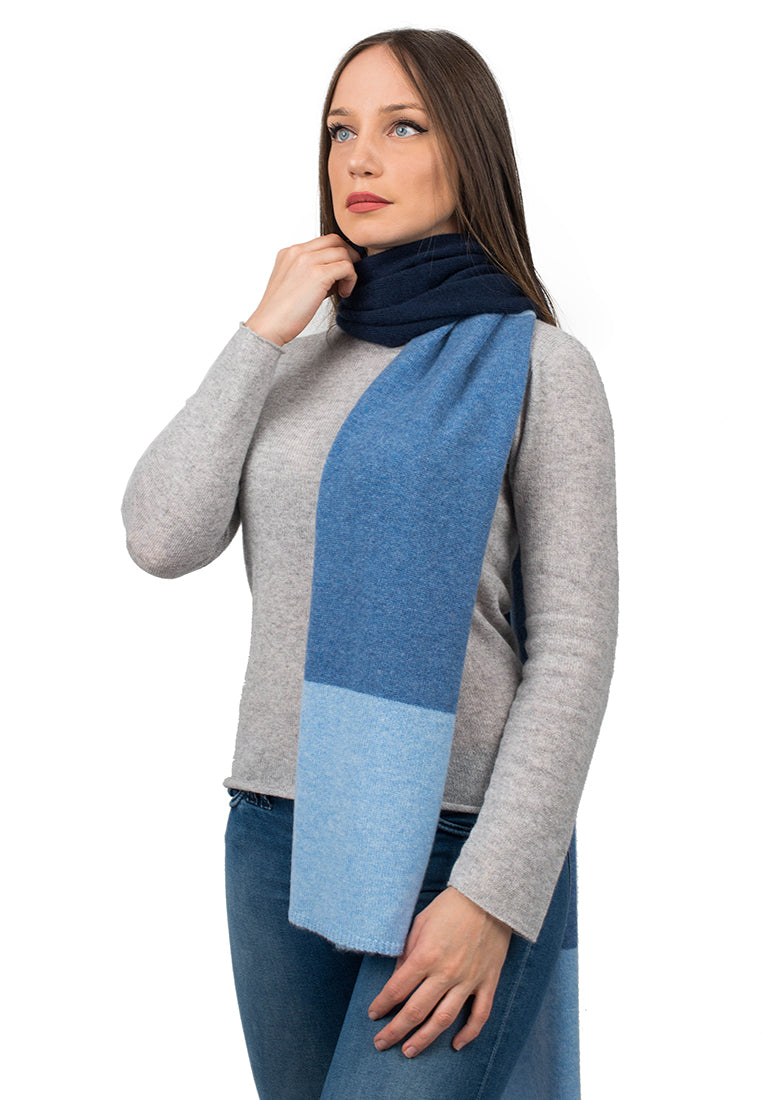 Women's three-colour 100% cashmere scarf, colour Blue-Sky-Light Blue | Dalle Piane Cashmere