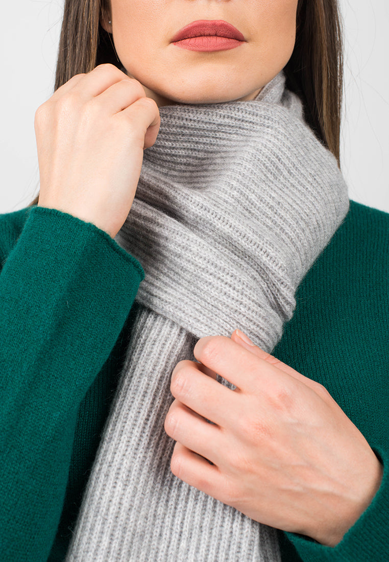 Women's fisherman's rib 100% cashmere scarf, colour Grey, view 4 | Dalle Piane Cashmere