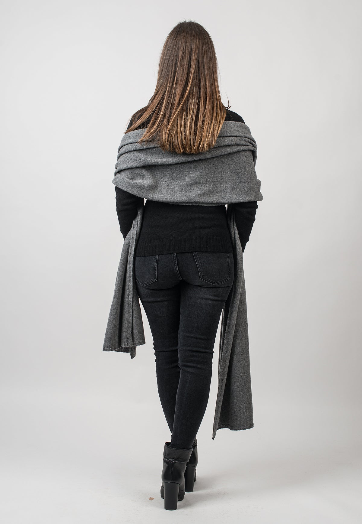 Recycled cashmere wrap, colour Grey, view 3 | Dalle Piane Cashmere