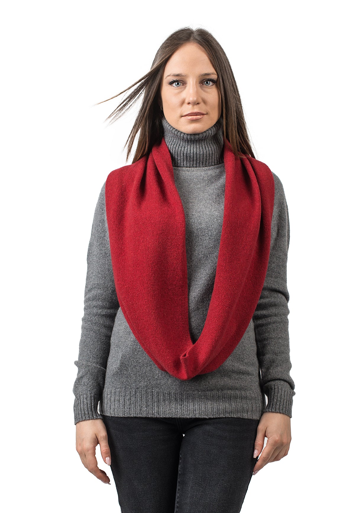 Recycled cashmere infinity scarf, colour Red | Dalle Piane Cashmere