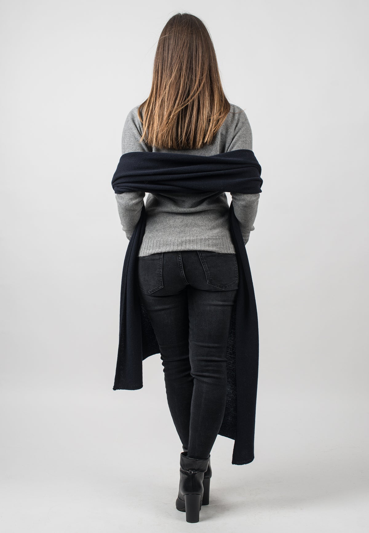 Recycled cashmere wrap, colour Blue, view 3 | Dalle Piane Cashmere