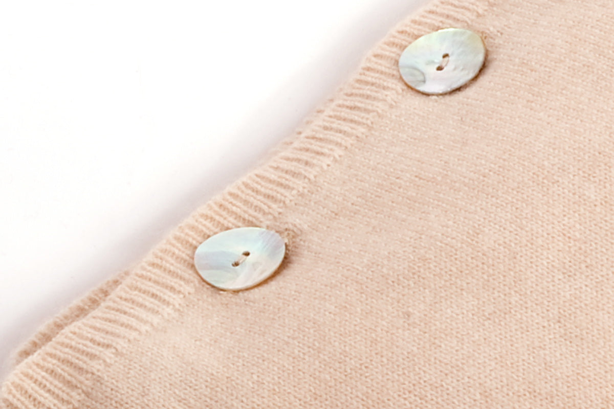 100% cashmere cushion with buttons, colour Beige, view 2 | Dalle Piane Cashmere