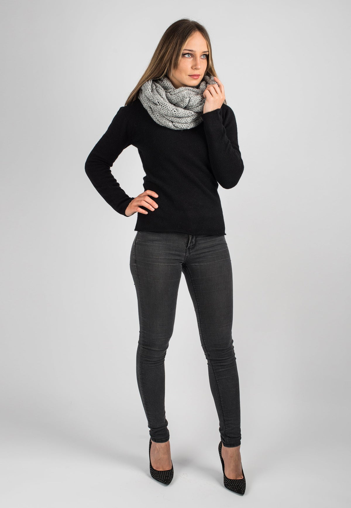 Cable-knit scarf, colour Grey, view 7 | Dalle Piane Cashmere