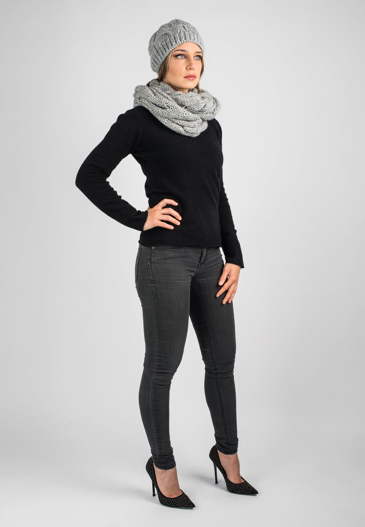 Cable-knit scarf, colour Grey, view 9 | Dalle Piane Cashmere