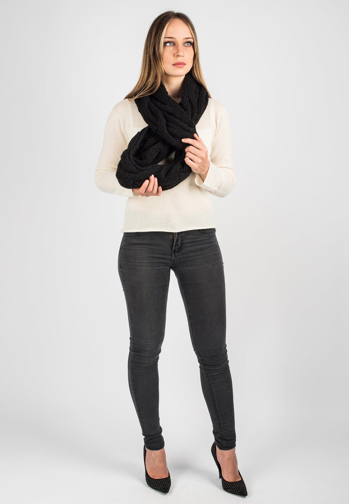 Cable-knit scarf, colour Black, view 2 | Dalle Piane Cashmere