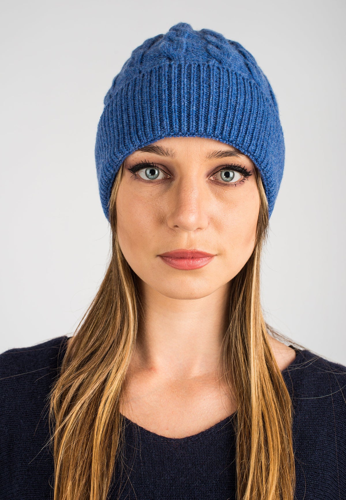 Cable-knit recycled cashmere beanie, colour Light Blue | Dalle Piane Cashmere