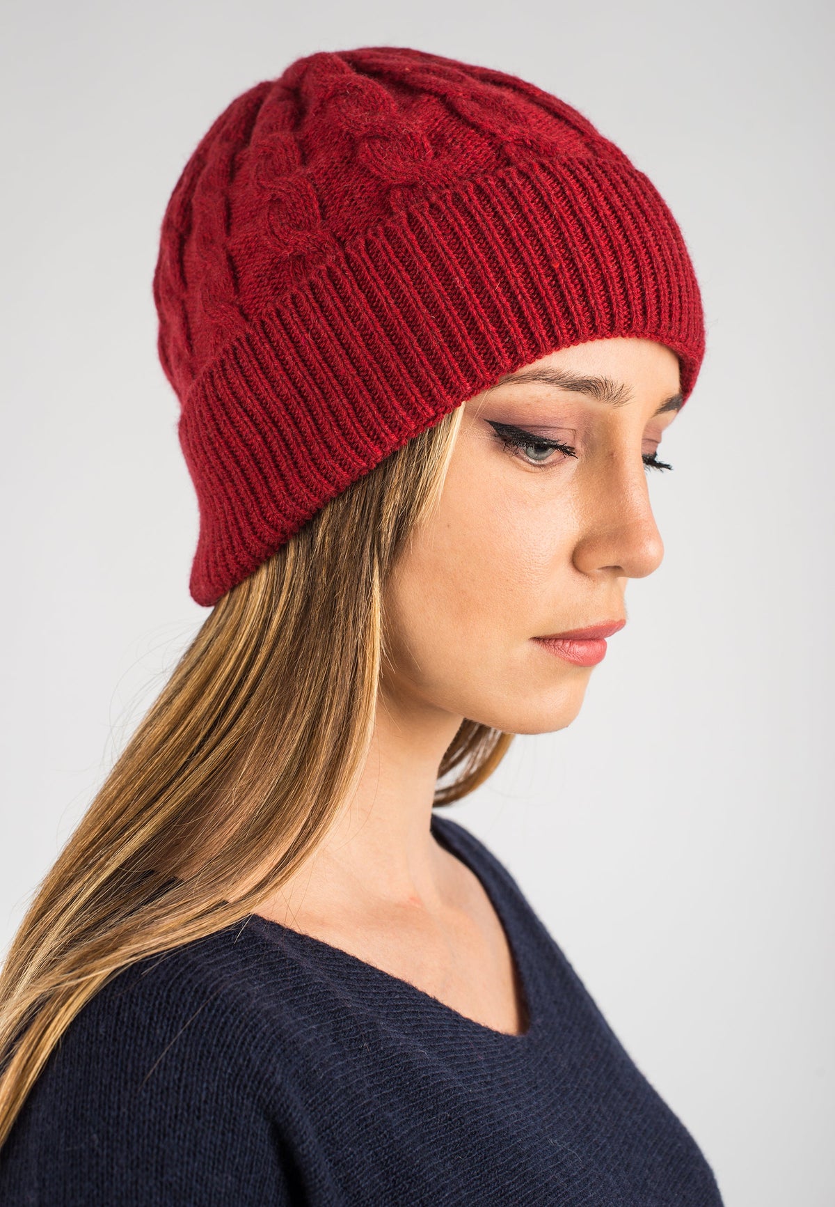 Cable-knit recycled cashmere beanie, colour Red, view 2 | Dalle Piane Cashmere