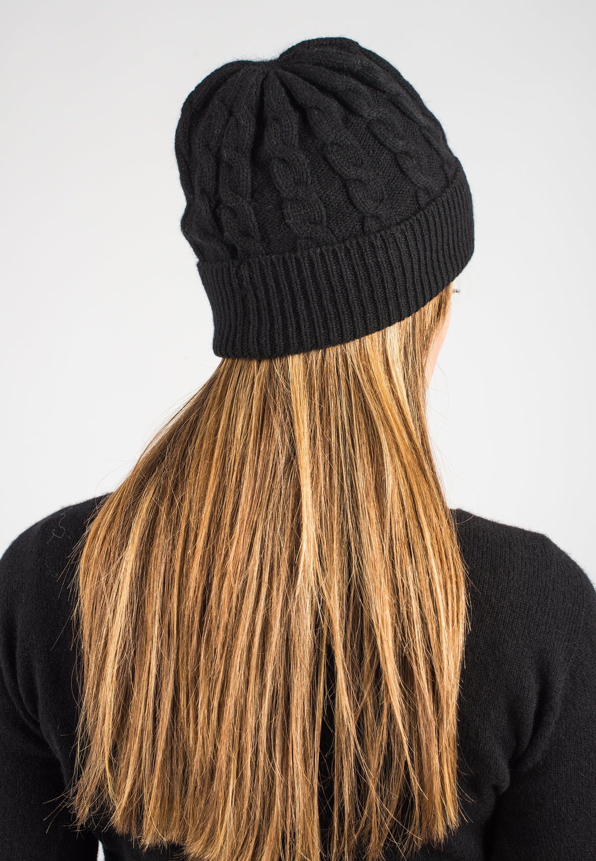 Cable-knit recycled cashmere beanie, colour Black, view 3 | Dalle Piane Cashmere