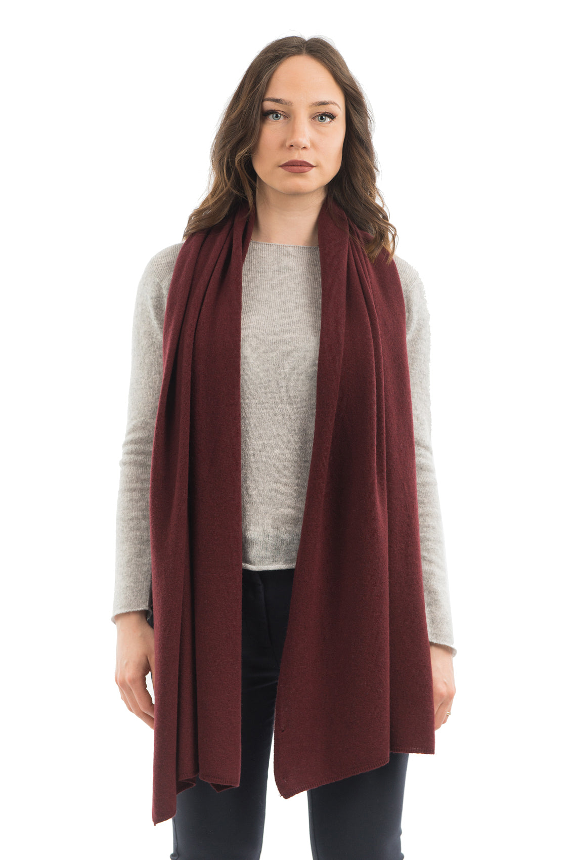 Women's cashmere blend wrap, colour Bordeaux | Dalle Piane Cashmere
