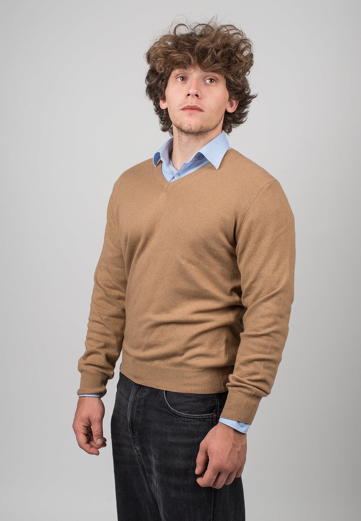 Men's cashmere blend V-neck, colour Camel, view 2 | Dalle Piane Cashmere