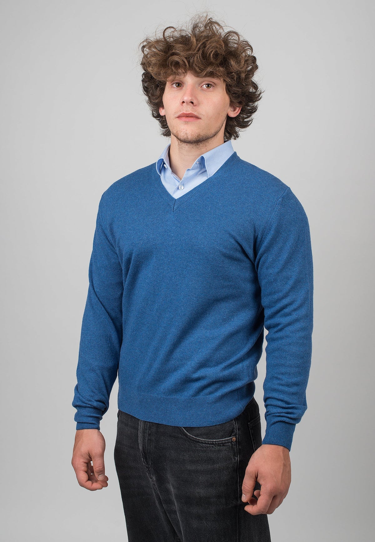 Men's cashmere blend V-neck, colour Royal Blue, view 2 | Dalle Piane Cashmere