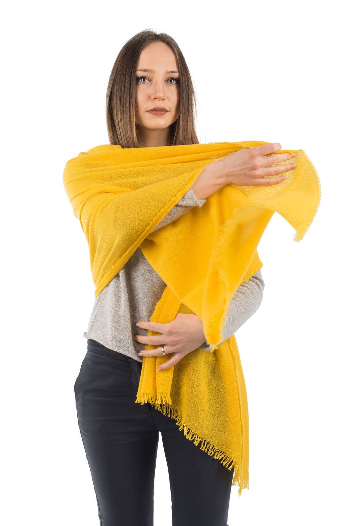 Women's 100% cashmere pashmina, colour Yellow, view 2 | Dalle Piane Cashmere
