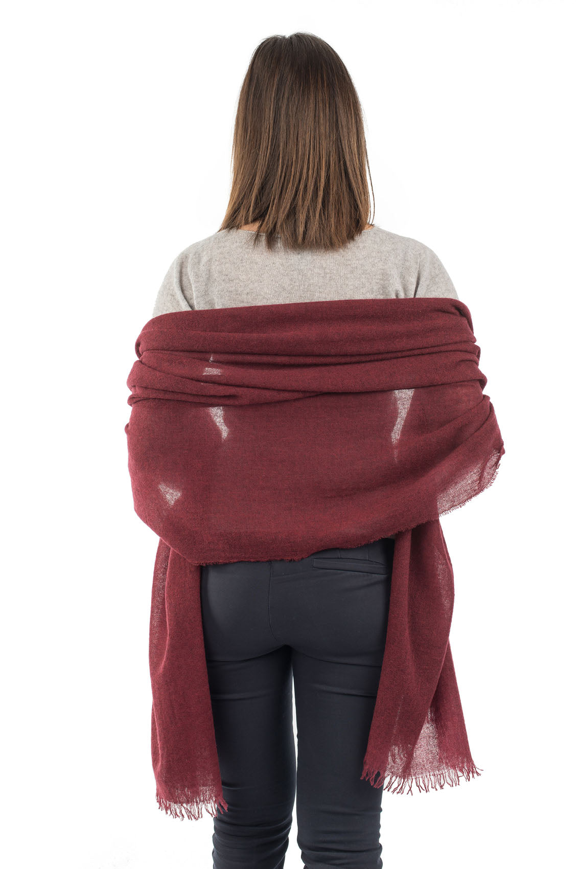 Women's 100% cashmere pashmina, colour Bordeaux, view 4 | Dalle Piane Cashmere