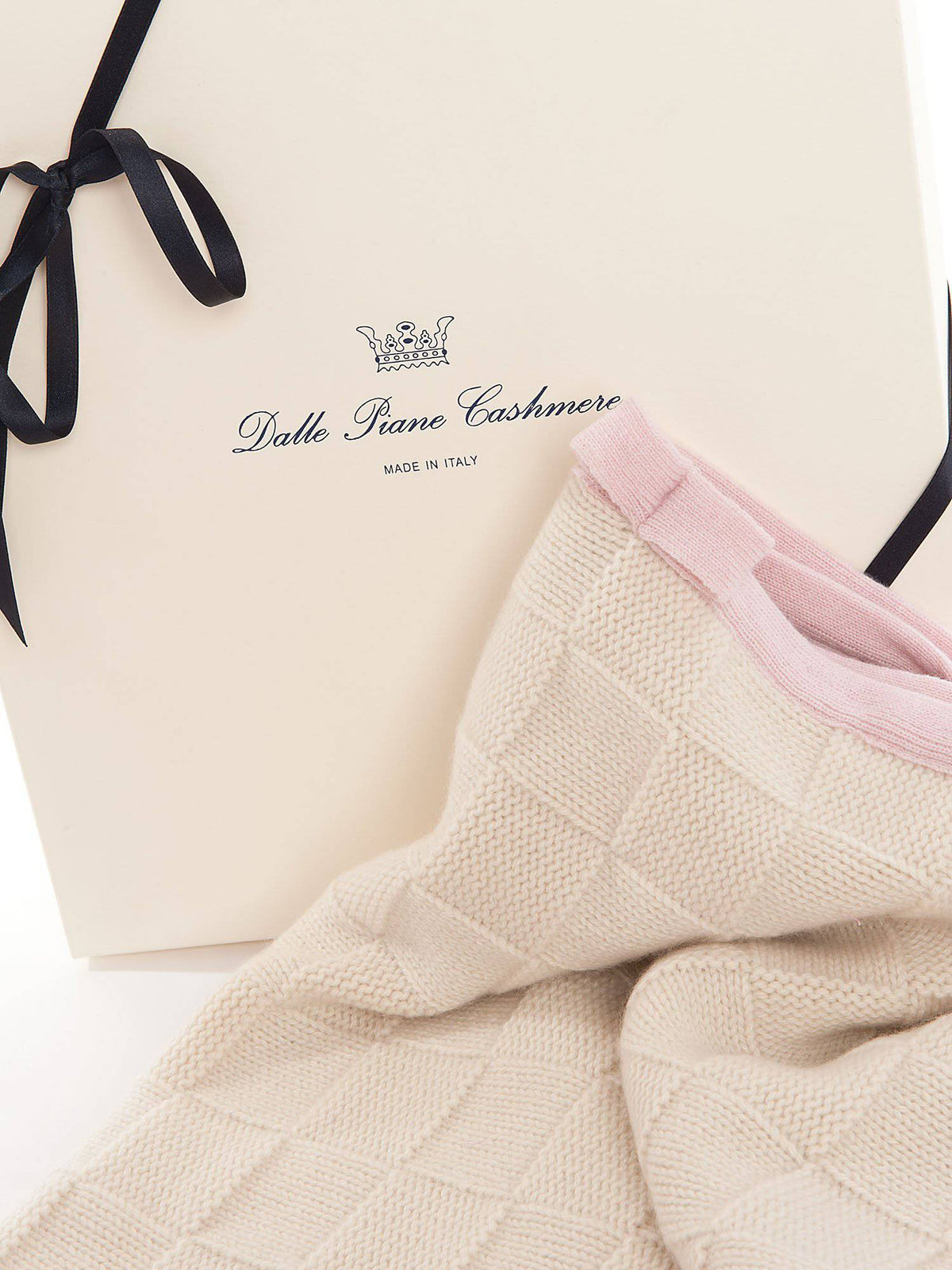 100% cashmere baby blanket with contrast edge, colour Pink, view 2 | Dalle Piane Cashmere