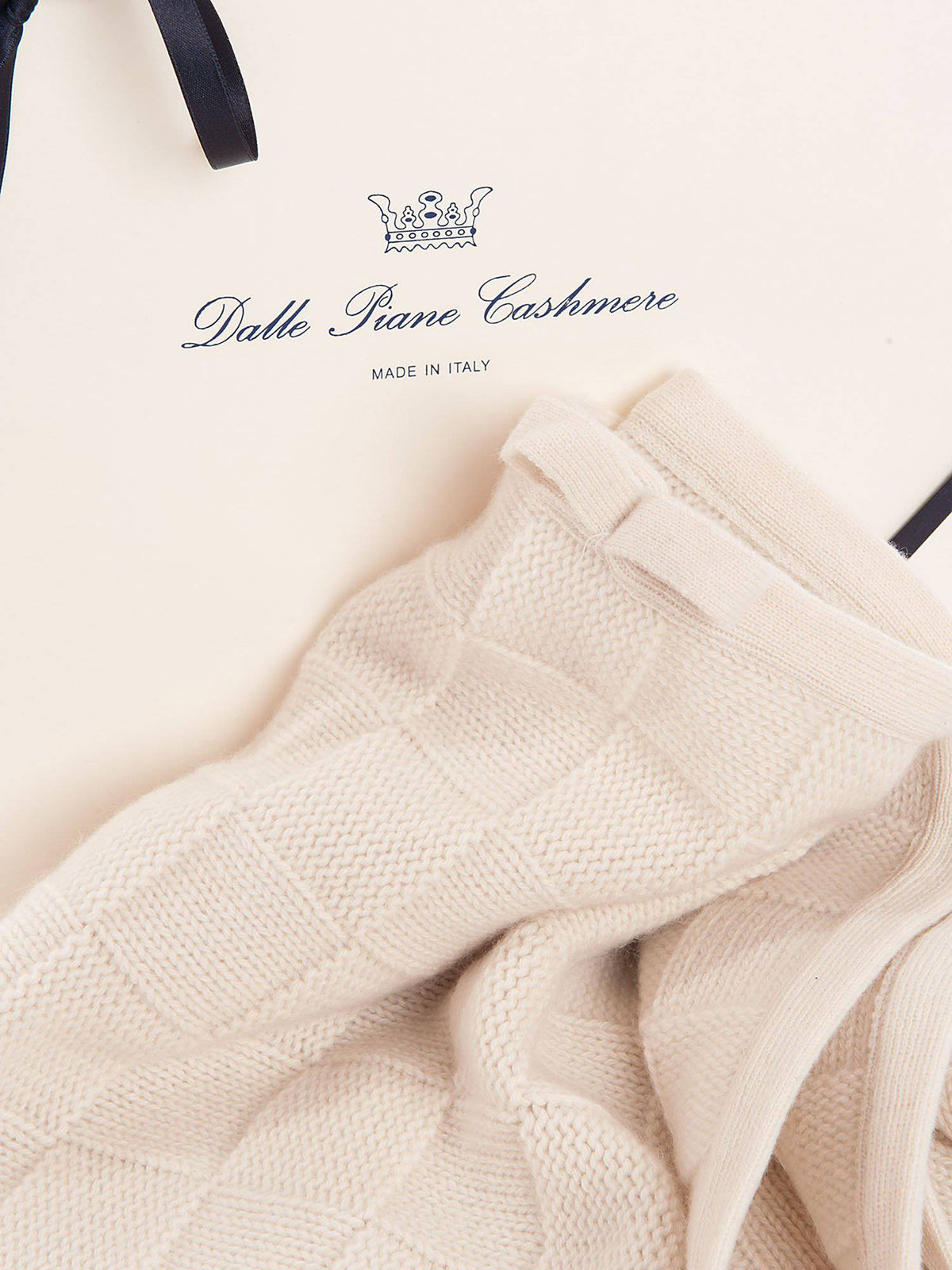 100% cashmere baby blanket with contrast edge, colour Cream, view 2 | Dalle Piane Cashmere