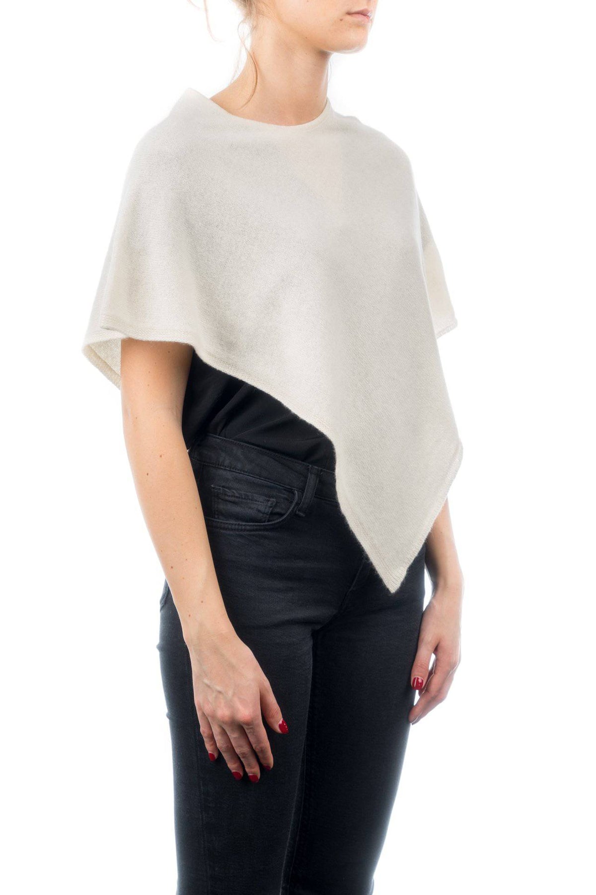 Short 100% cashmere poncho, colour Cream, view 2 | Dalle Piane Cashmere
