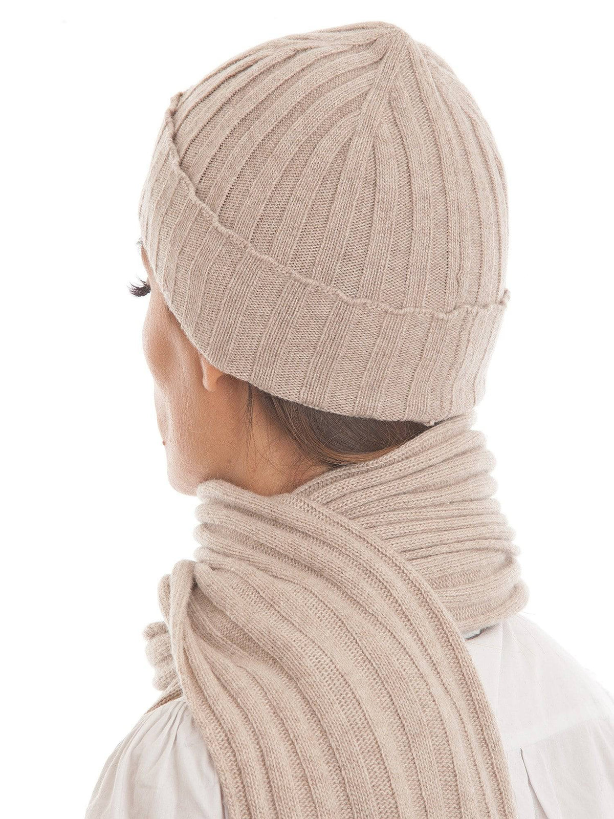 Cashmere blend scarf and beanie set, colour Beige, view 2 | Dalle Piane Cashmere